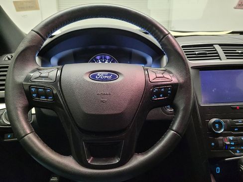 Used 2019 Ford Explorer XLT w/ Equipment Group 201A image 22
