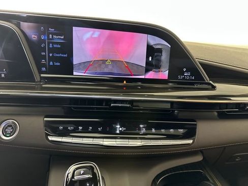 Used 2024 Cadillac Escalade ESV Sport w/ LPO, ONYX Package image 23