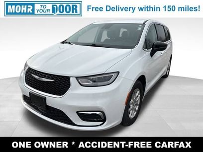 Used 2024 Chrysler Pacifica Touring-L