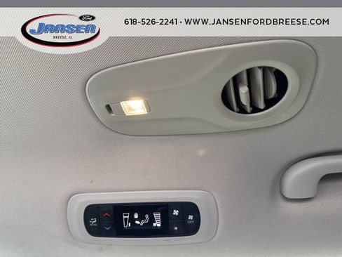 Used 2021 Chrysler Voyager Lxi image 27