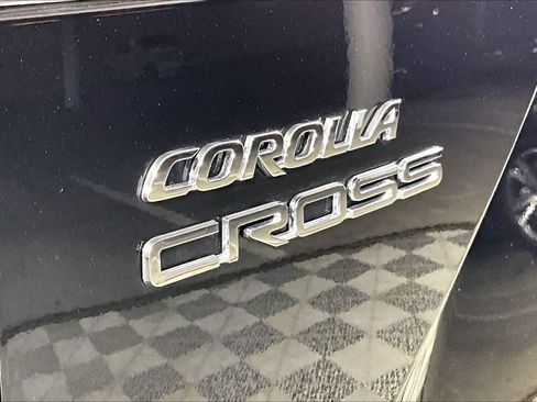 Used 2025 Toyota Corolla Cross L image 9