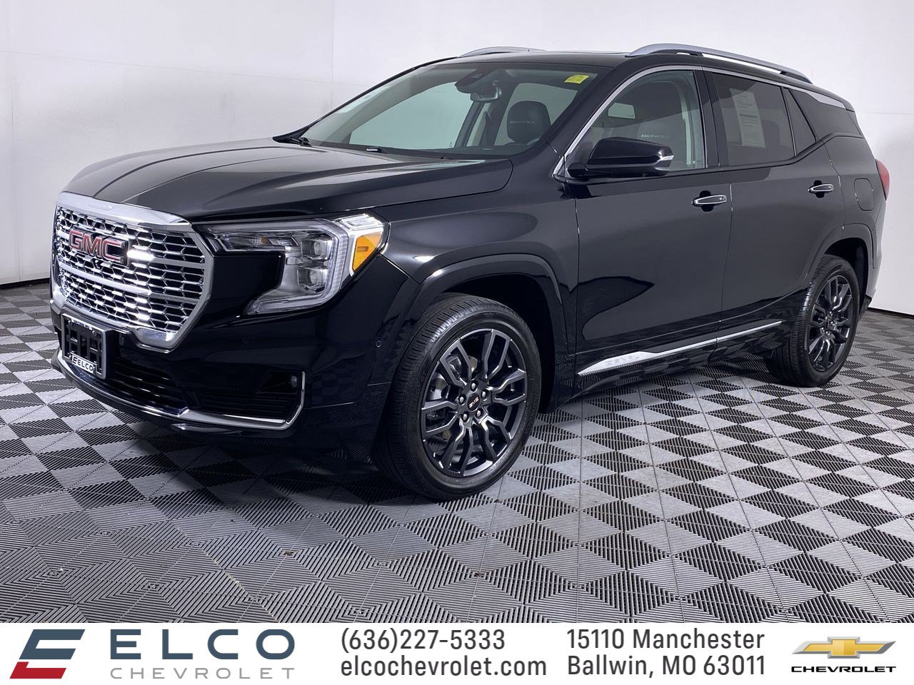 Used 2024 GMC Terrain Denali w/ Black Diamond Edition AWD/4WD image 1