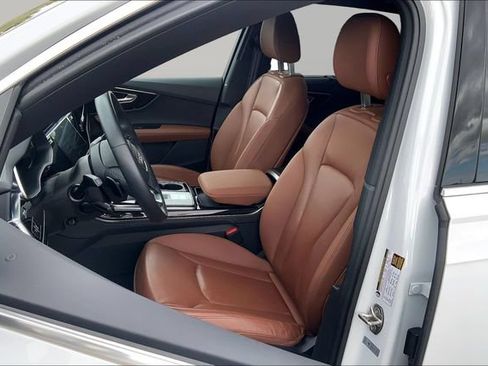 Used 2023 Audi Q7 3.0T Prestige w/ Prestige Package AWD/4WD image 17