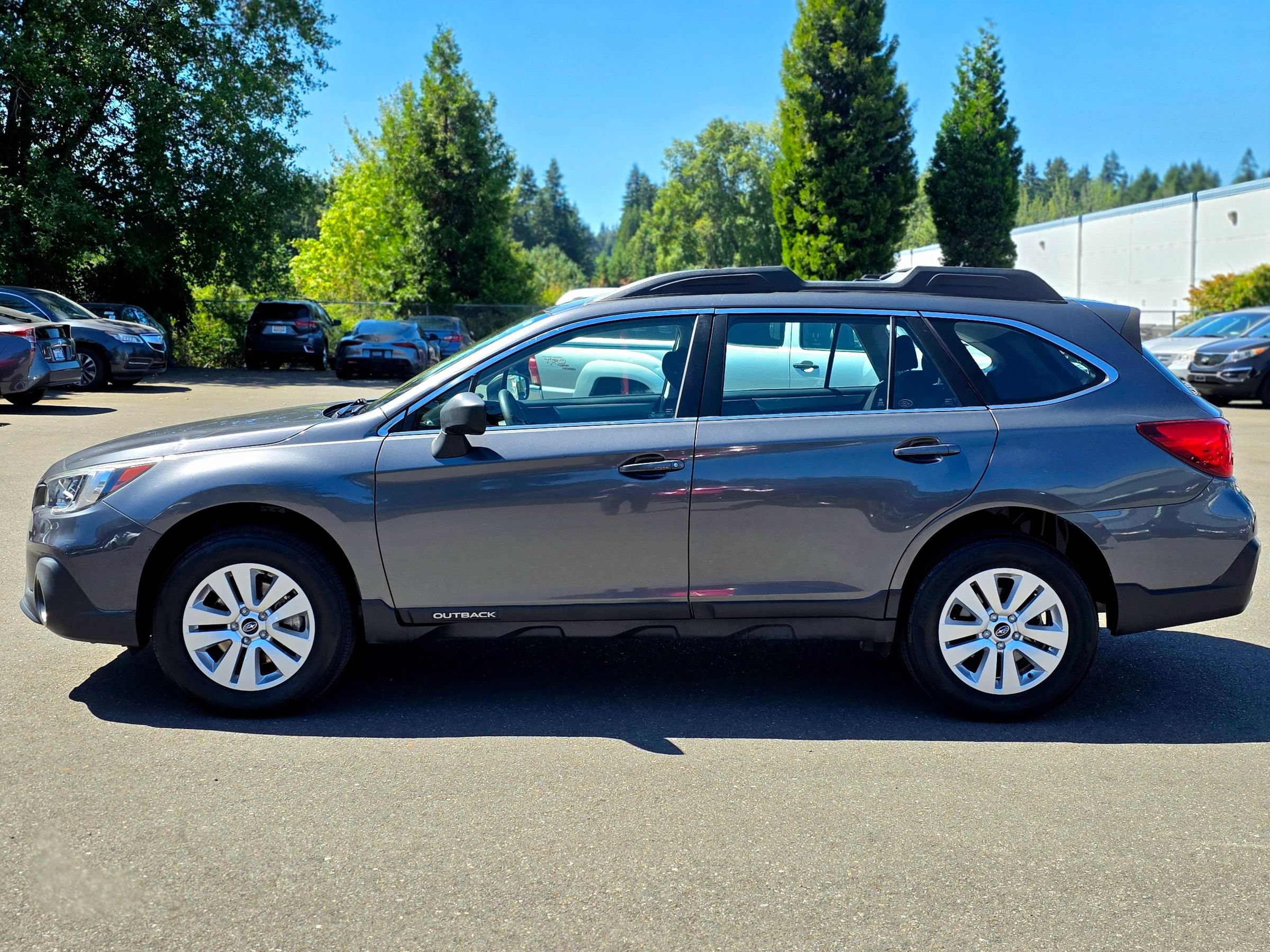 Used 2018 Subaru Outback 2.5i AWD/4WD image 4