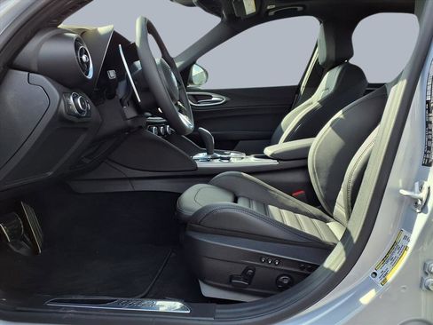New 2025 Alfa Romeo Giulia w/ Veloce Package Rwd image 11
