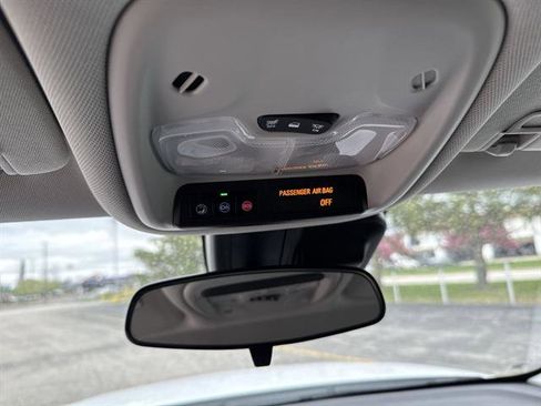 Certified 2025 Chevrolet TrailBlazer LT FWD image 52