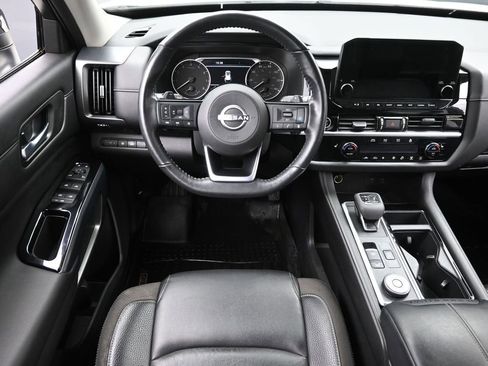 Used 2022 Nissan Pathfinder SL image 14