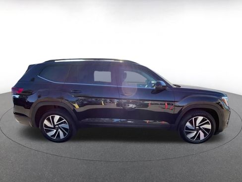 Used 2025 Volkswagen Atlas SE image 16
