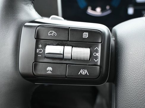 Used 2026 Hyundai Santa Fe SEL FWD image 12
