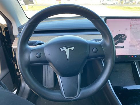 Used 2019 Tesla Model 3 image 18