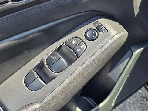Used 2024 Nissan Altima 2.5 SV FWD image 21