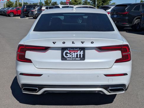 Used 2022 Volvo S60 B5 Momentum w/ Premium Package FWD image 7