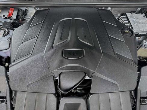 Certified 2025 Porsche Cayenne image 31