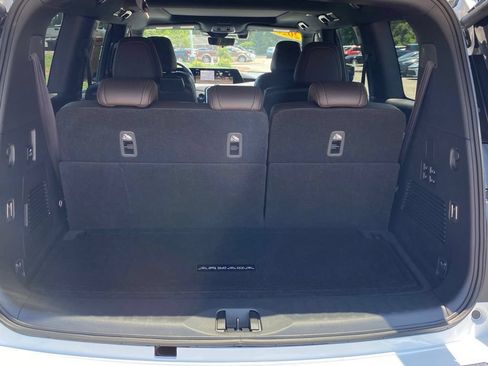 Used 2026 Nissan Armada Platinum RWD image 11