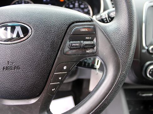 Used 2018 Kia Forte LX w/ LX Popular Package image 7