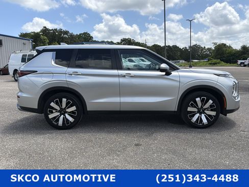 Used 2025 Mitsubishi Outlander SE AWD/4WD image 7