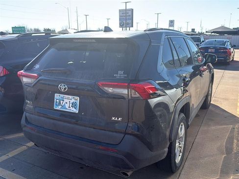 Used 2020 Toyota RAV4 XLE image 8