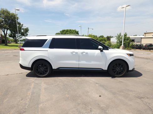 Used 2024 Kia Carnival SX FWD image 7