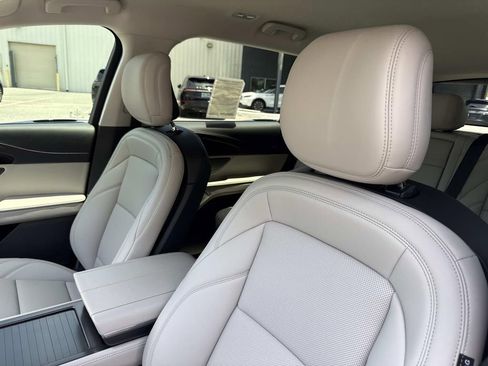 New 2026 Lincoln Nautilus Premier w/ Jet Appearance Package AWD/4WD image 24