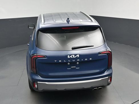 Certified 2024 Kia Telluride EX w/ EX Captain's Chair Package FWD image 23