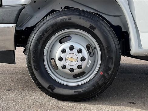 New 2024 Chevrolet Express 4500 4500 Series w/ Power Convenience Package image 11