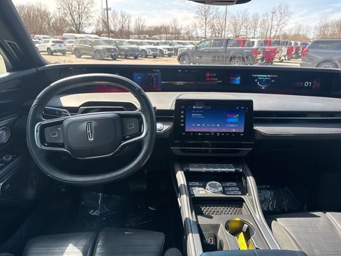 Used 2024 Lincoln Nautilus Reserve w/ Equipment Group 203A image 6