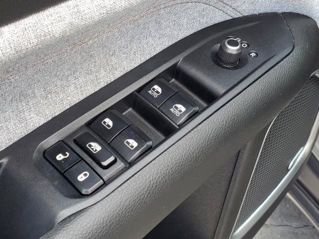 Used 2023 Jeep Compass Latitude w/ Sun and Sound Group AWD/4WD image 22