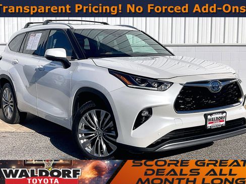 Used 2024 Toyota Highlander Platinum image 1