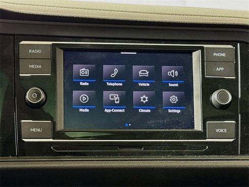 Used 2024 Volkswagen Jetta SE image 12