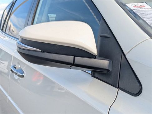 Used 2018 Toyota RAV4 Limited image 12