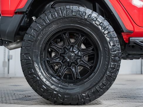 Used 2024 Jeep Wrangler Sahara image 21