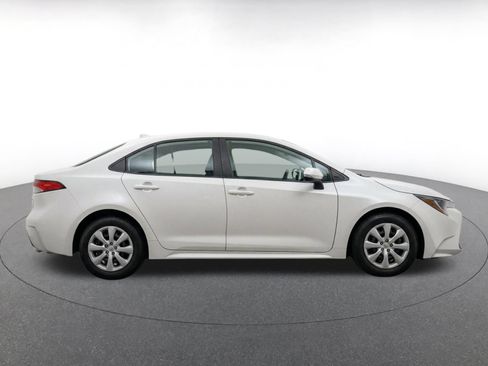 Used 2025 Toyota Corolla LE FWD image 10