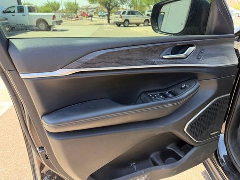 Used 2021 Jeep Grand Cherokee L Limited RWD image 9