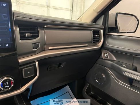 Used 2024 Ford Expedition XLT AWD/4WD image 43