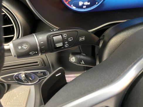 Used 2021 Mercedes-Benz GLC 300 4MATIC image 27