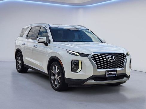 Used 2020 Hyundai Palisade SEL w/ Premium Package FWD image 3