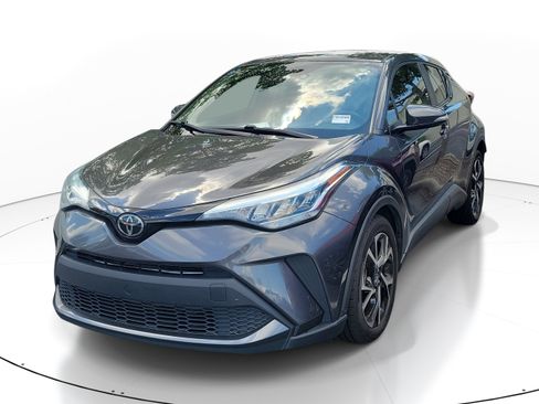 Used 2022 Toyota C-HR XLE FWD image 3