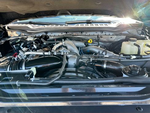 Used 2025 Ford F250 Platinum w/ FX4 Off-Road Package image 29