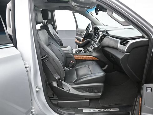 Used 2020 Chevrolet Tahoe Premier AWD/4WD image 43