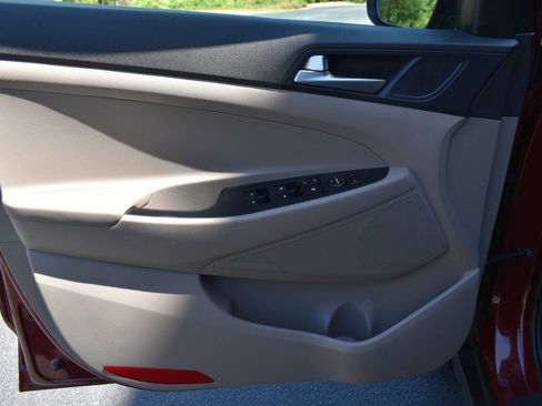 Used 2020 Hyundai Tucson Value FWD image 15