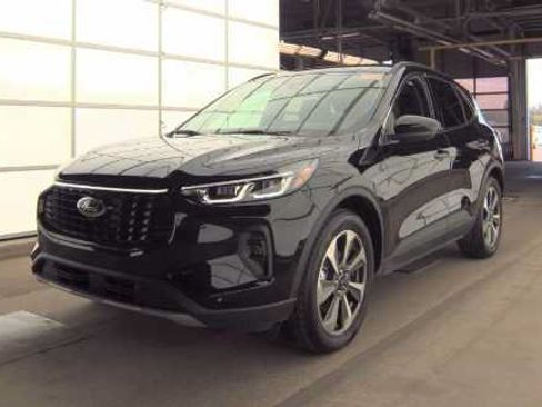 Used 2025 Ford Escape Platinum AWD/4WD image 4