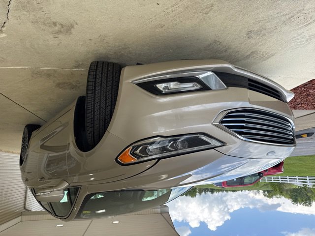 Used 2017 Ford Fusion SE w/ Fusion SE Technology Package FWD image 9