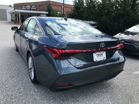 Used 2021 Toyota Avalon Limited w/ Advanced Safety Package FWD image 7