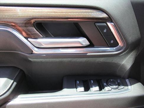 Used 2024 Chevrolet Silverado 1500 LT AWD/4WD image 19