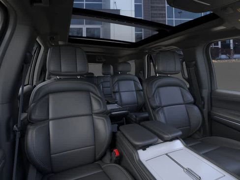 New 2026 Lincoln Navigator Reserve AWD/4WD image 10