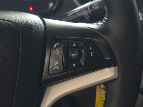 Used 2016 Chevrolet Trax LT w/ LT Convenience Package AWD/4WD image 16
