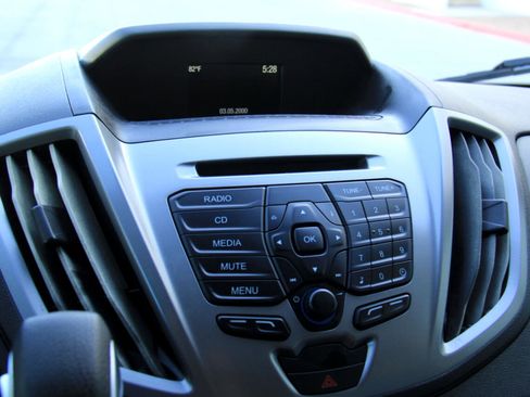 Used 2018 Ford Transit 350 XLT image 11