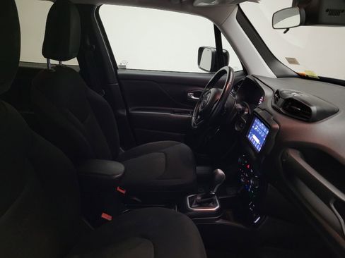 Used 2020 Jeep Renegade Altitude FWD image 21