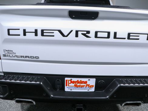 Used 2021 Chevrolet Silverado 1500 LT Trail Boss w/ Convenience Package II AWD/4WD image 8