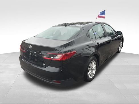 Used 2025 Toyota Camry LE image 21
